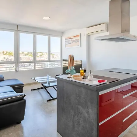 Suite, & Mountain View Apartment Alicante
